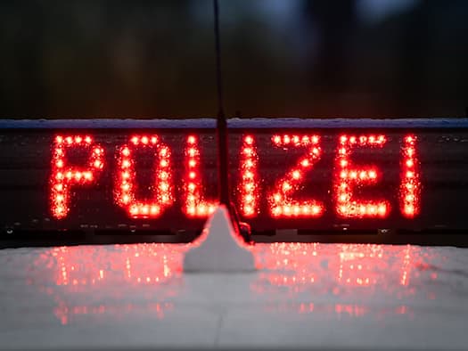 Unfall auf der A12 - Frau und Kinder schwer verletzt