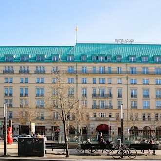 Felix Adlon kritisiert Jagdfelds Verkaufspläne für Hotel Adlon in Berlin