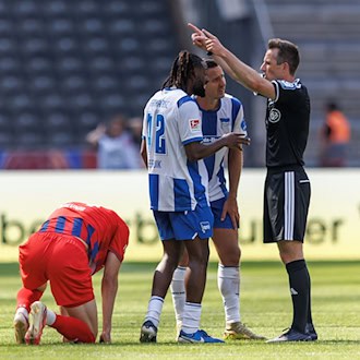 Zwei Spiele Sperre für Herthas Zeefuik nach Platzverweis