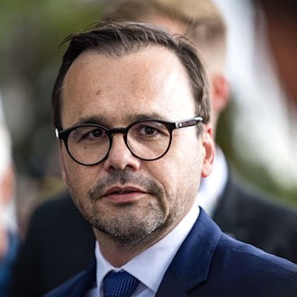 Berlins Linke geht gegen Brandenburgs Innenminister vor