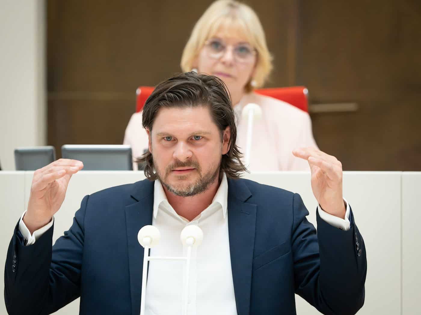 Brandenburg: BSW-Fraktion schrumpft erneut – Abgeordneter Oliver Skopec tritt aus