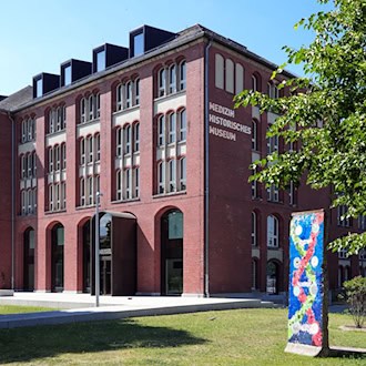 Festival «Horizontal» an der Charité rückt Liegen ins Zentrum