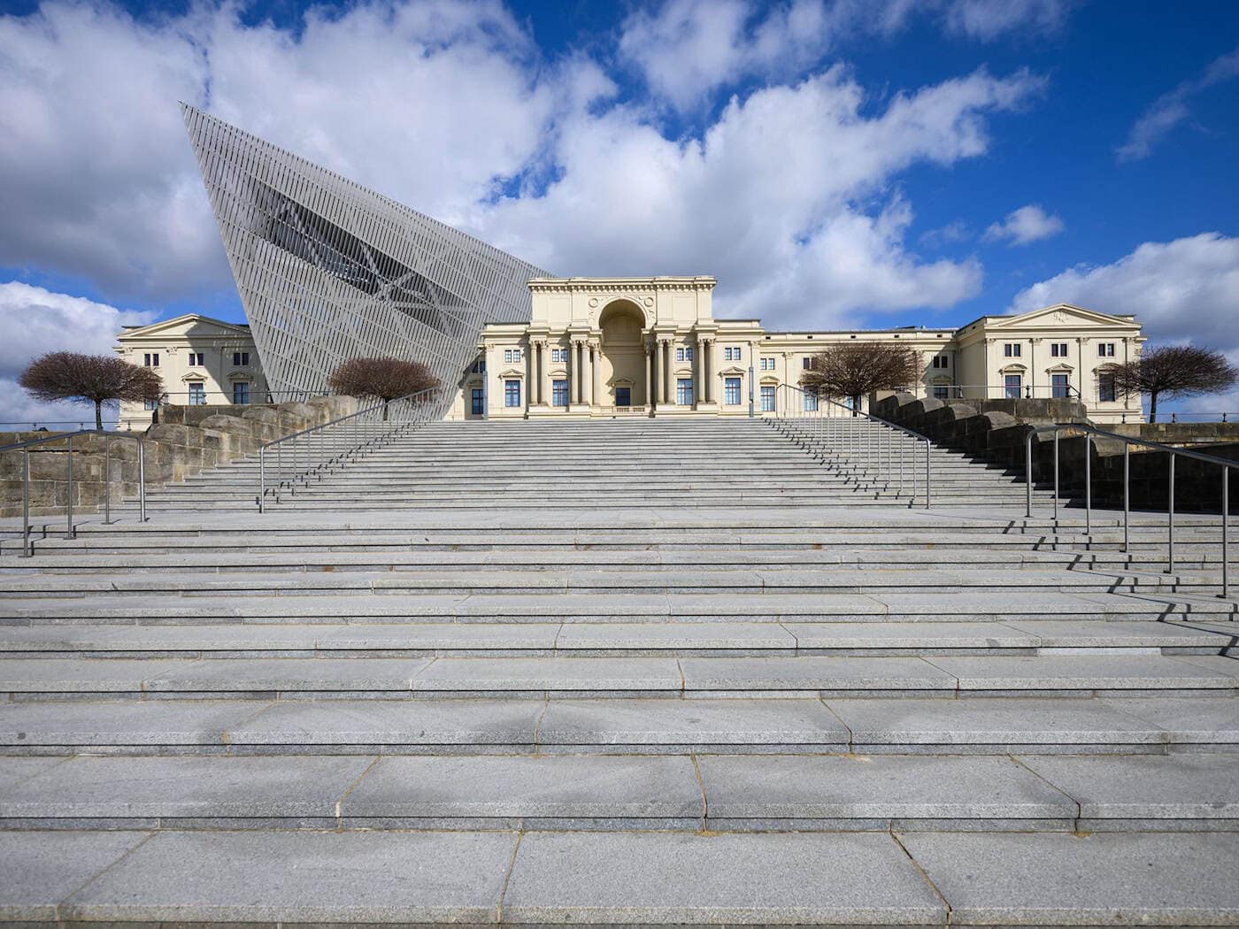 Verschollenes Heisig-Gemälde kehrt ins Militärhistorische Museum nach Dresden zurück