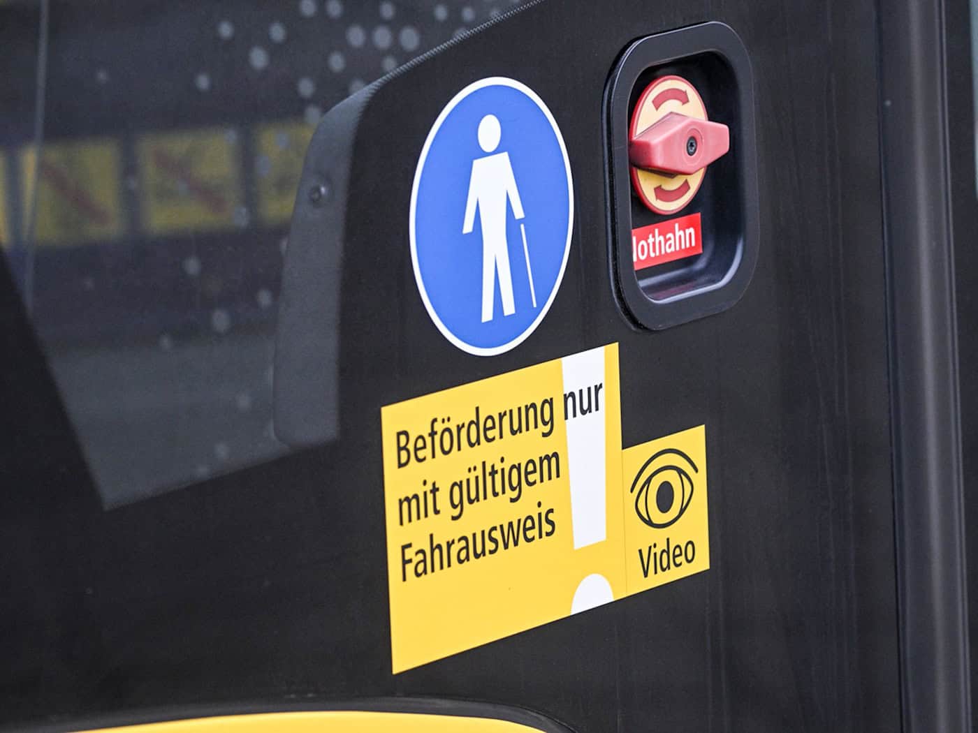 Ohne Ticket unterwegs - 130 Menschen aus Haft freigekauft