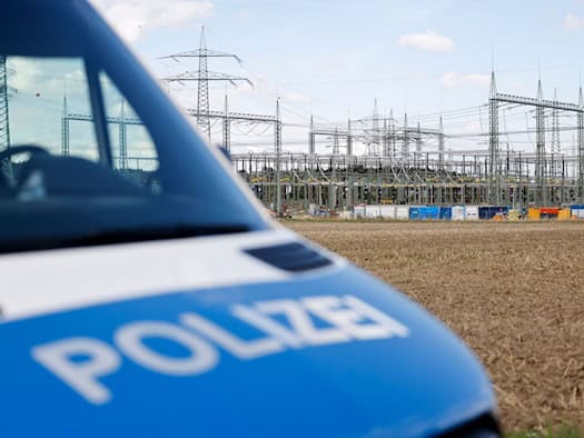 Plattes Gras verrät Strom-Saboteur - Bodycam filmt Festnahme