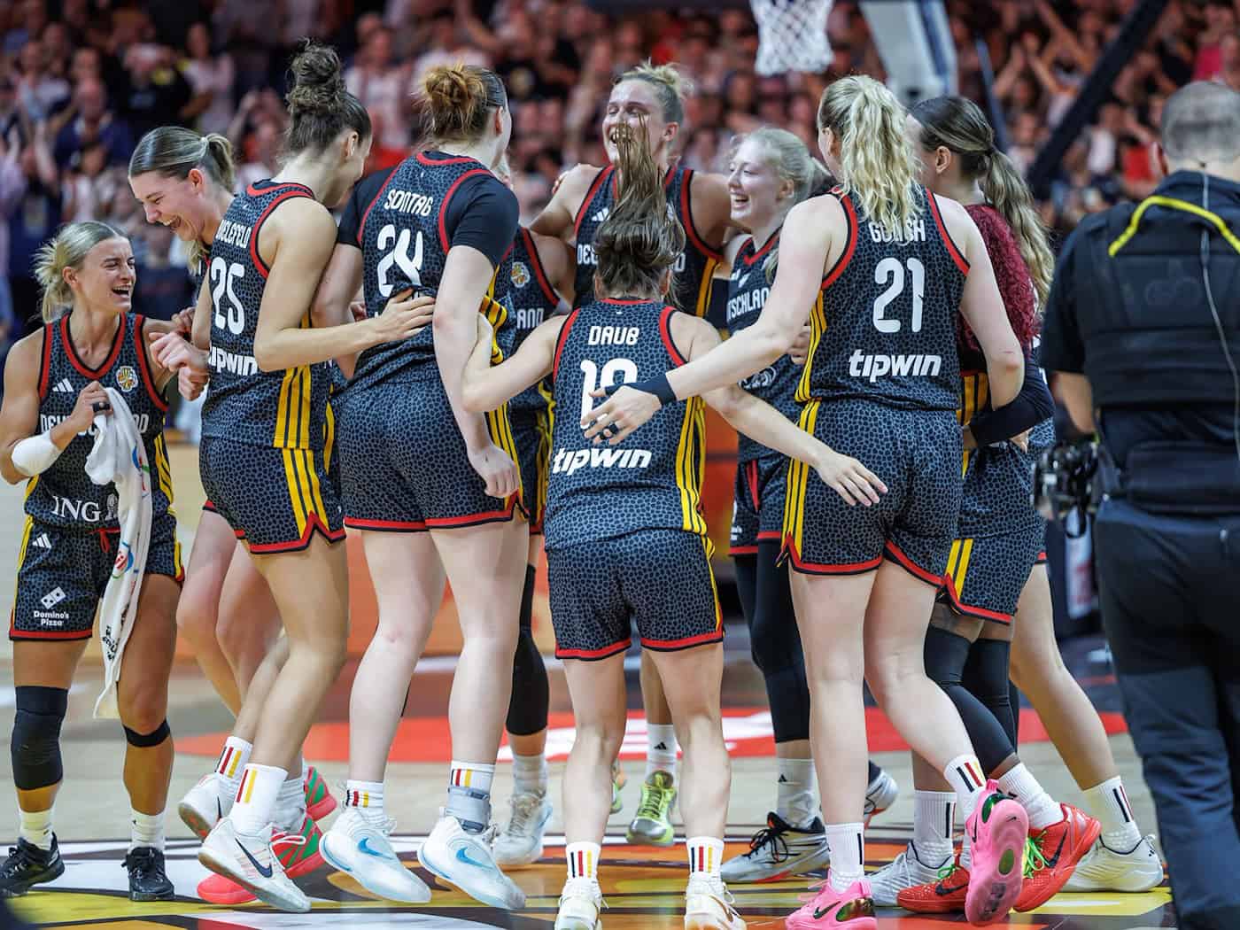 Deutschlands Basketballerinnen erstmals im WM-Halbfinale in Berlin