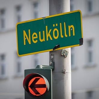 Gegendemonstranten stören AfD-Rundgang in Neukölln
