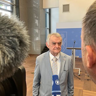 Reul: Debatte über Schutz kritischer Infrastruktur führen