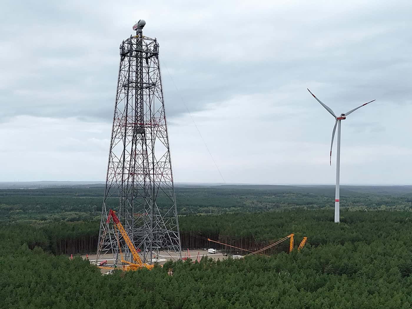 Höhenwindturm in Schipkau: Weltrekord vertagt – Turm erreicht 315 Meter