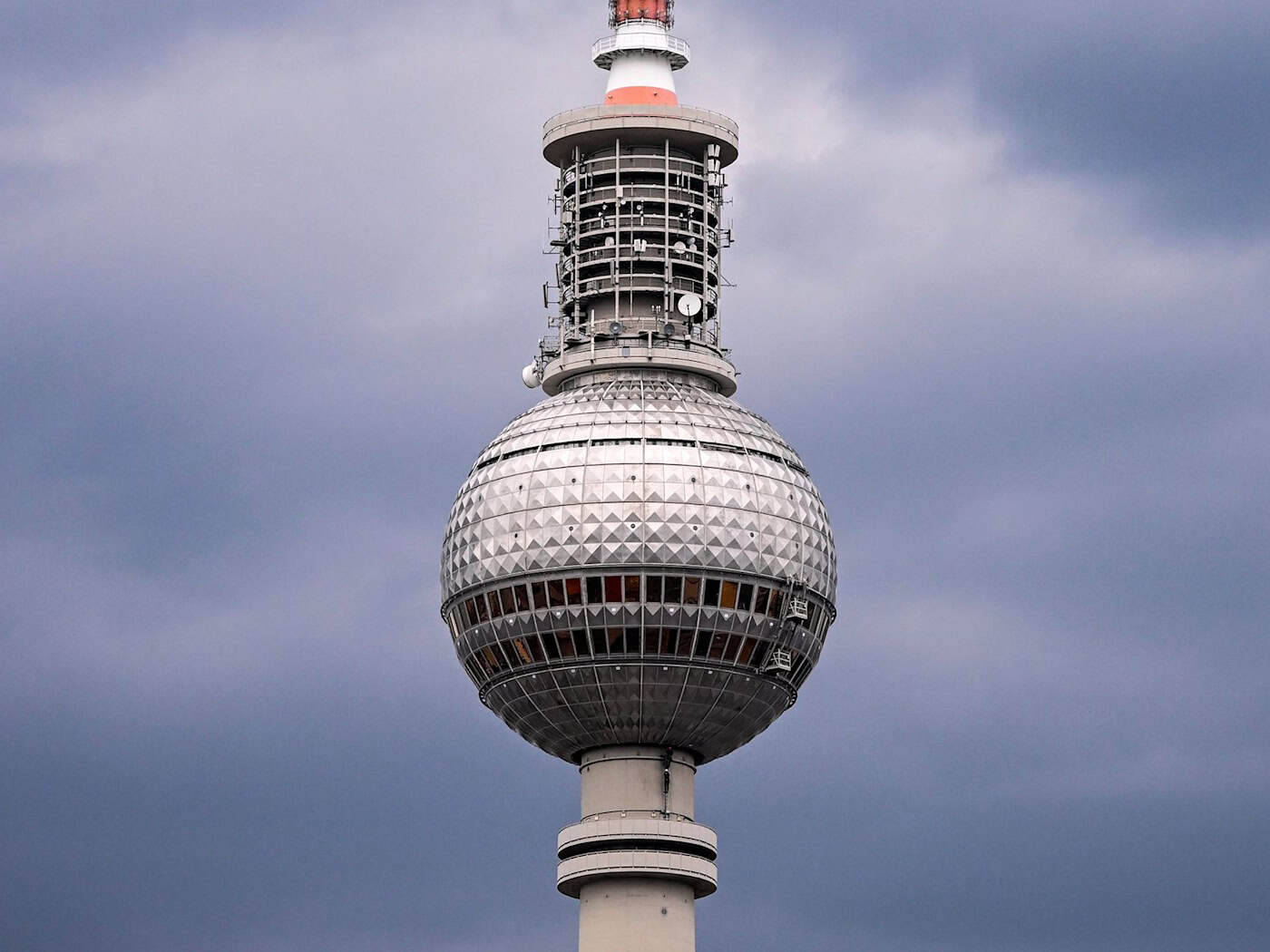 Graue Tage: Wolken und zeitweiliger Regen in Berlin und Brandenburg