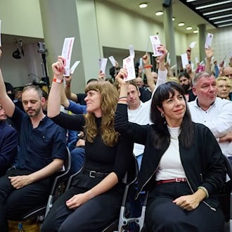 Berliner Linke entscheidet über Koalitionsverhandlungen
