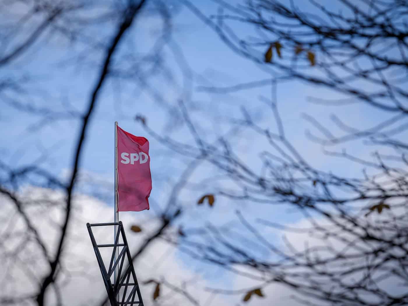 Berliner SPD-Abgeordnete unterstützen Aufnahme von Koalitionsverhandlungen mit Linken und Grünen