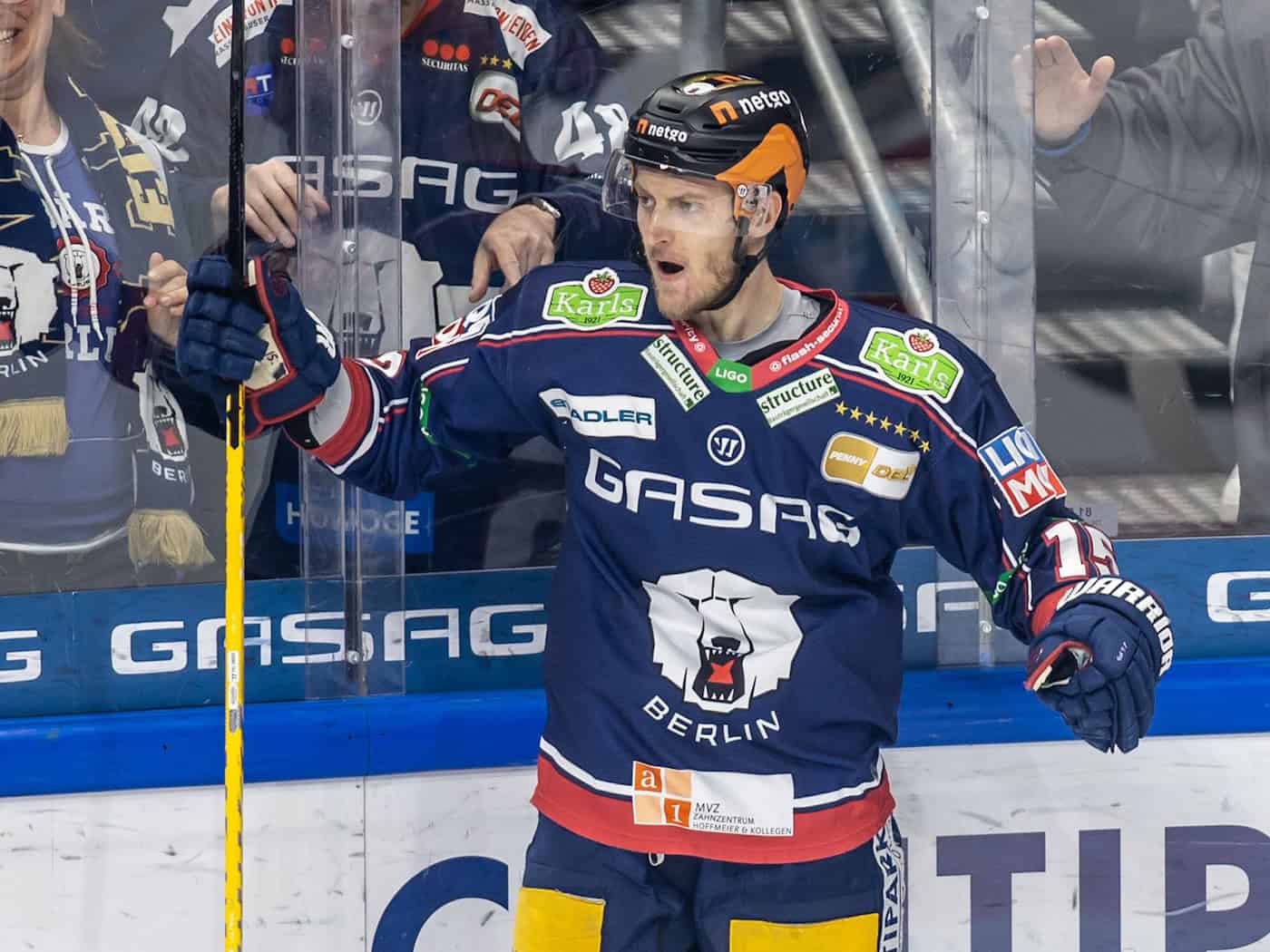 Eisbären Berlin gewinnen gegen Augsburg