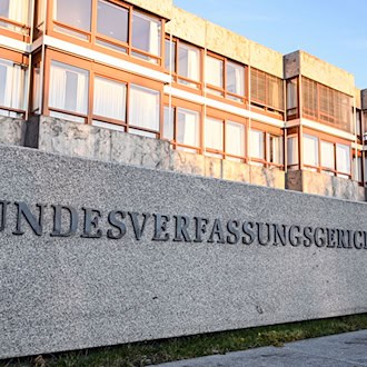 Bundesverfassungsgericht: Reiche muss Ministeriums‑Instagram-Video über Linke in Berlin vorerst löschen