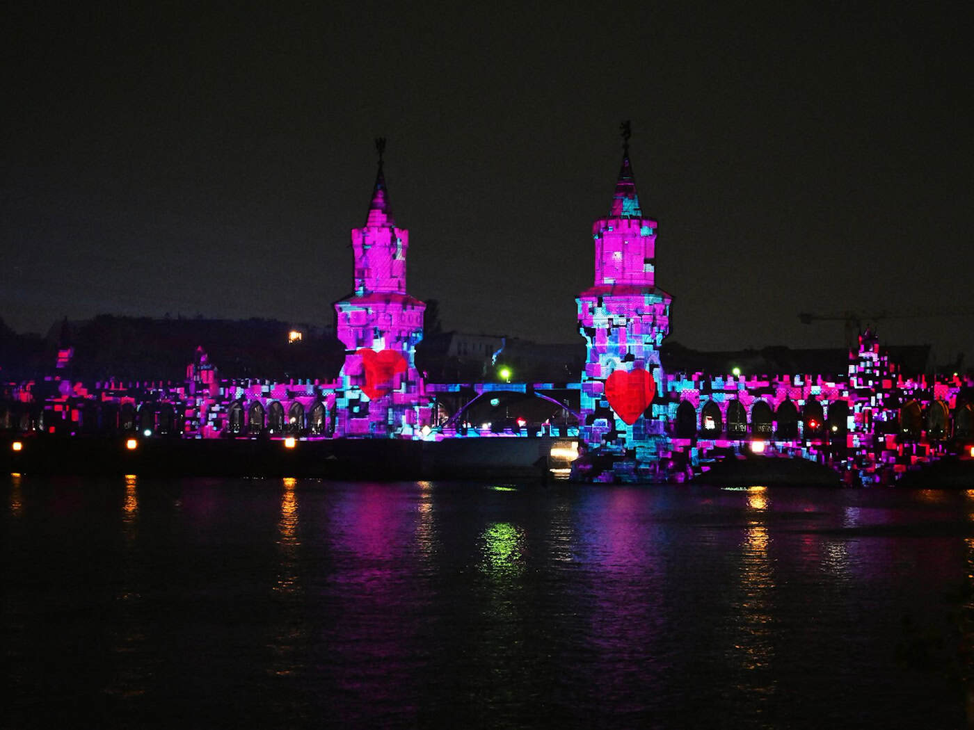 Festival of Lights in Berlin: Sehenswürdigkeiten erstrahlen unter dem Motto «Colours of Love»