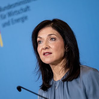 Linke zieht gegen Ministerin Reiche vor Gericht