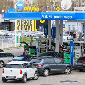 Polen führt Übergewinnsteuer für Mineralölkonzerne ein