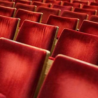 Studierende und Auszubildende sichern sich günstige Kultur-Tickets in Berlin
