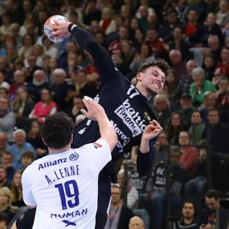 SG Flensburg-Handewitt gewinnt knapp 34:33 gegen Füchse Berlin und bleibt Tabellenführer