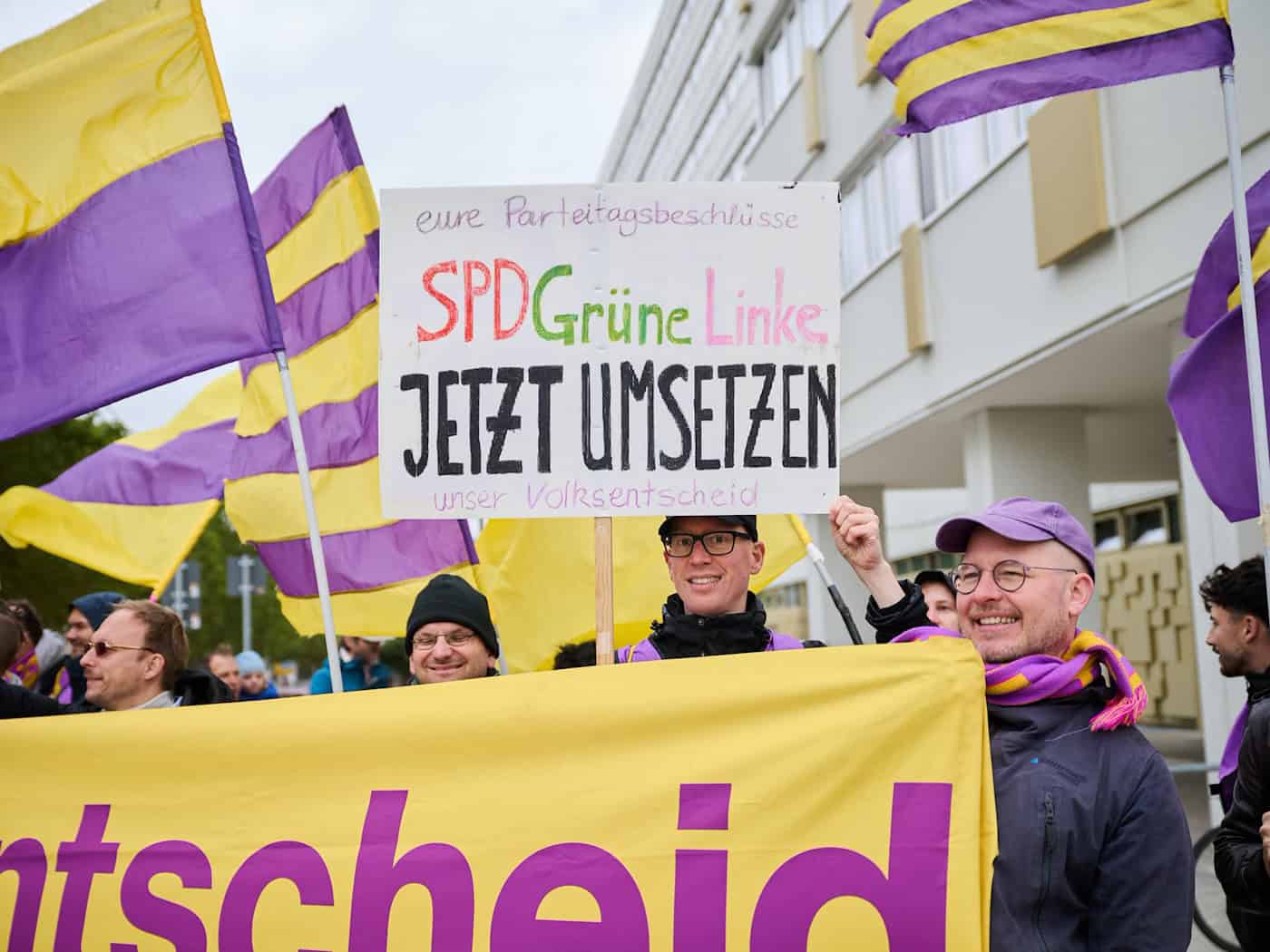 Berlin: Protest für Vergesellschaftung bei Fortsetzung der Sondierungen von Linken, Grünen und SPD