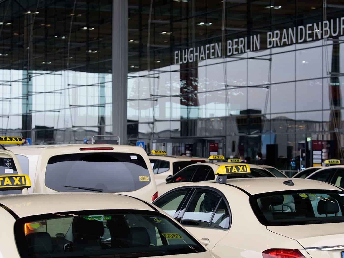 Berliner Taxiinnung fordert Geozone für BER nach Landkreis-Kündigung