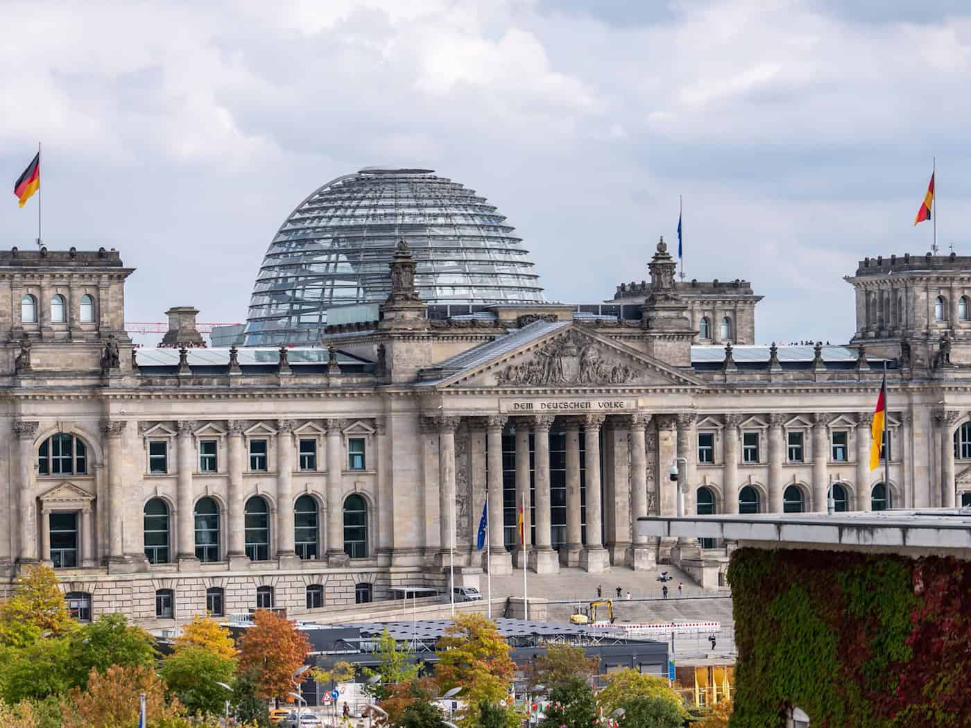Viele Wolken und Regen erwartet