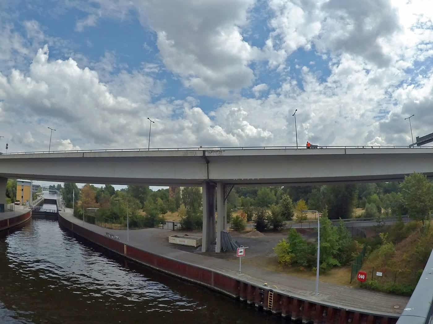 Weiter Staus auf A100 wegen Schäden an Rudolf‑Wissell‑Brücke