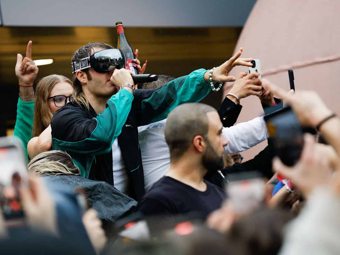 Wieso Ski Aggu Handys auf seinen Konzerten verbieten will