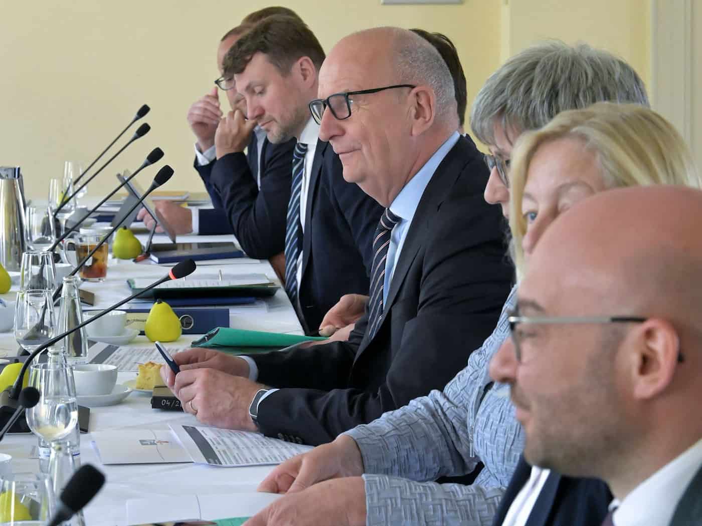 Woidke geht mit Kabinett auf Tour nach Cottbus