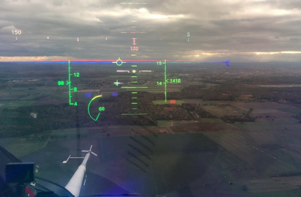 DLR: Augmented Reality unterstützt Hubschrauberpiloten