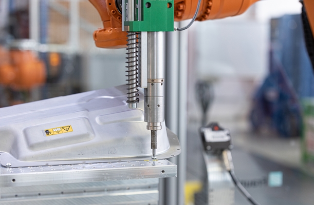 Fraunhofer IPA: Roboter recycelt Batterien