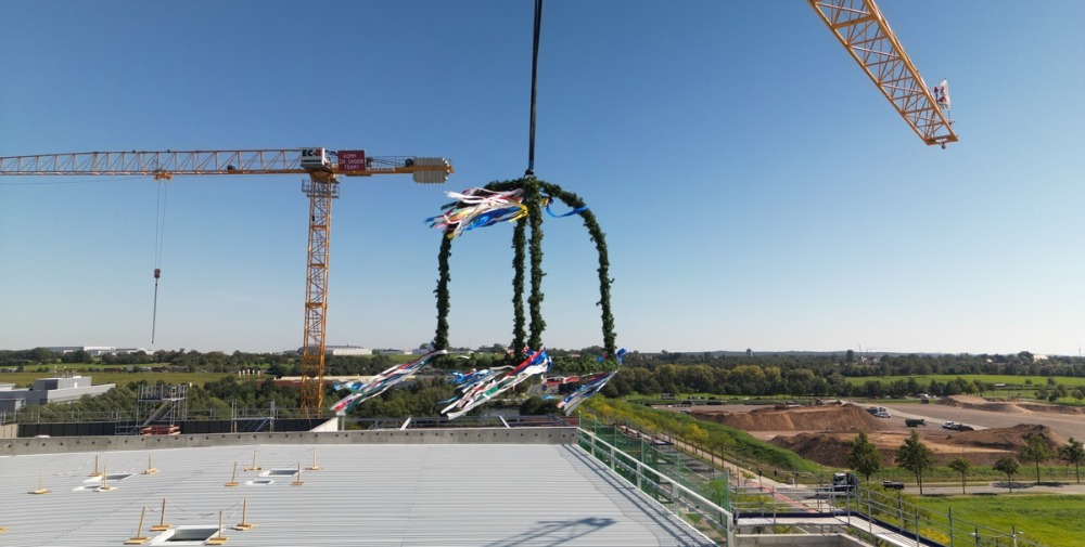 Jenoptik: Topping-out ceremony for the new high-tech factory in Dresden