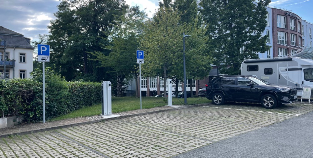 Not just for hotel guests: Large electric charging station opened at the Courtyard by Marriott Dresden