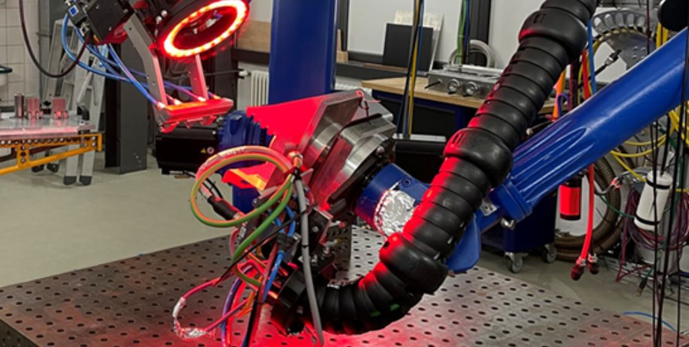 Fraunhofer IWU: Applikationszentrum Bahngeführte Roboterbearbeitung bringt Robotern hochpräzises Arbeiten bei