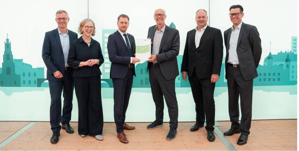 Infineon: Baugenehmigung für letzten Bauabschnitt der Smart Power Fab in Dresden überreicht