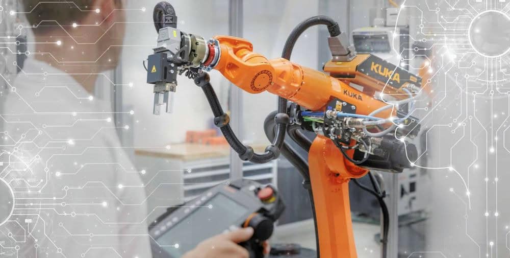 Kuka: Artificial intelligence in industry – How AI programs robots and distinguishes shampoo from shower gel