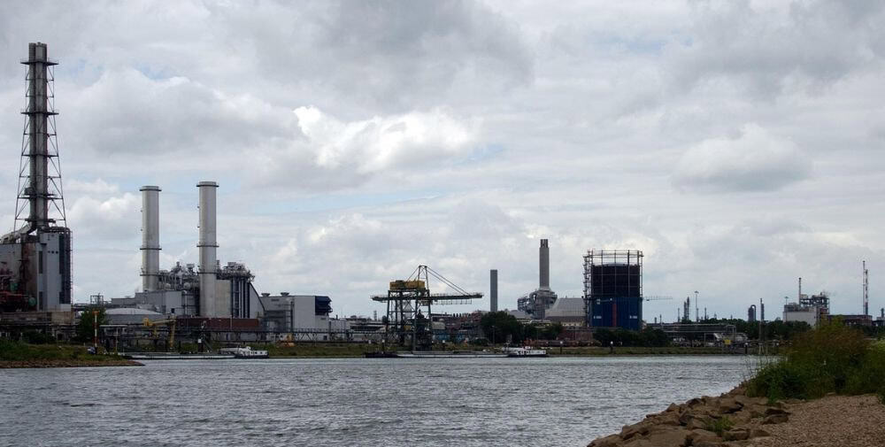 BASF: Investition in neue Schwefelsäure-Anlage in Halbleiterqualität in Ludwigshafen