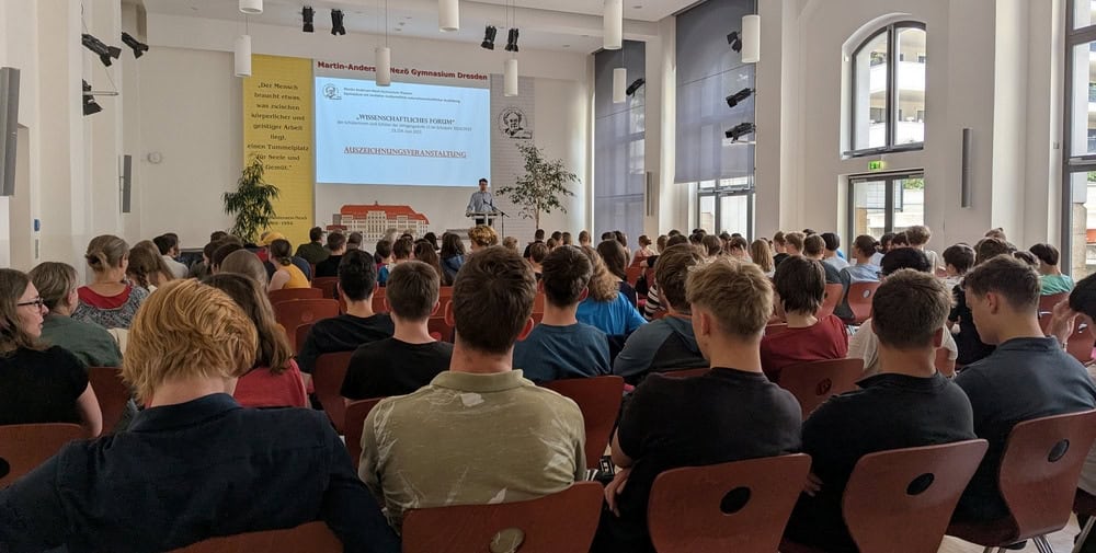 Forschung hautnah: Wie junge Talente am MAN-Gymnasium Wissenschaft erleben