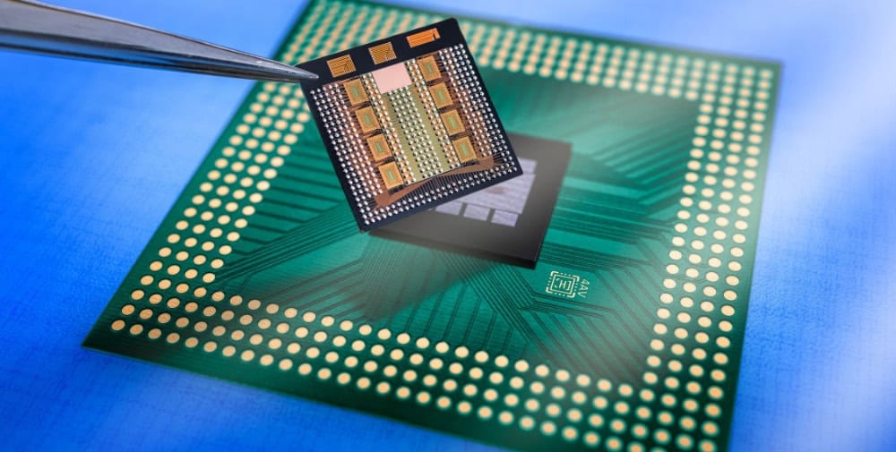 Fraunhofer IZM: Optisch integrierte Schaltungen übertragen Datenmengen hochzuverlässig und unverzögert