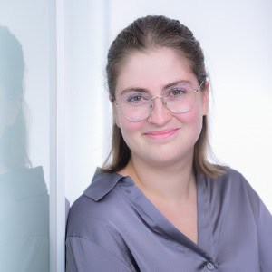 Ansprechpartnerin für Firmenkunden:<br> Amelie Spölders<br>Sales Executive Business Travel