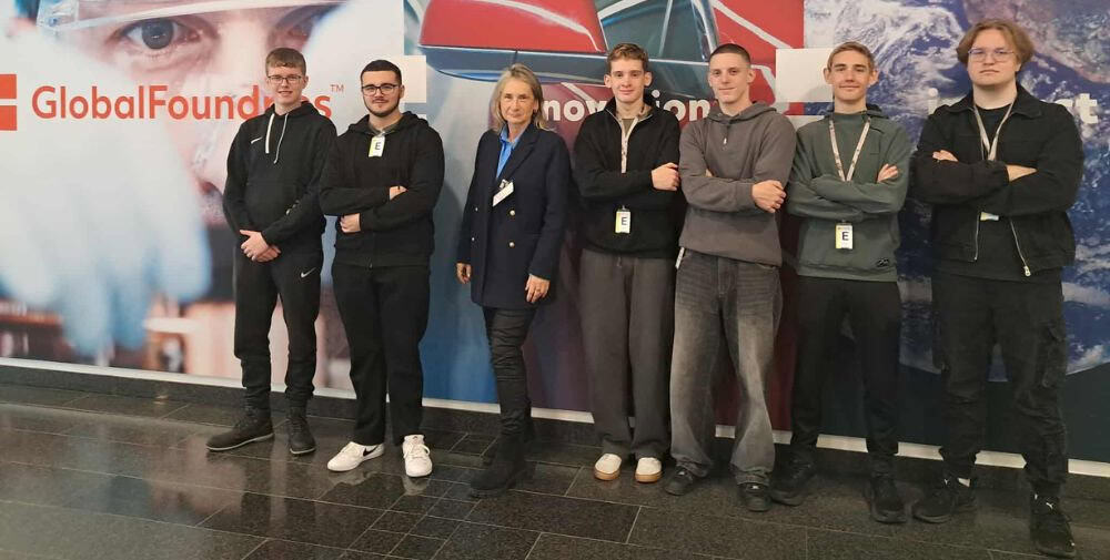 GlobalFoundries und Systema: Polnische Schüler sammeln Praxiserfahrung in Dresdner Technologieunternehmen