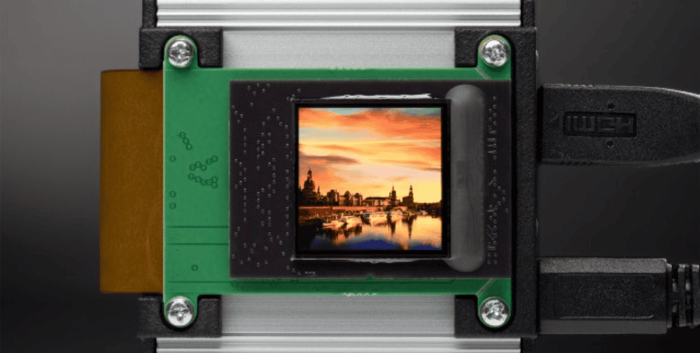 Fraunhofer IPMS: Innovative 2K OLED microdisplay for near-eye applications