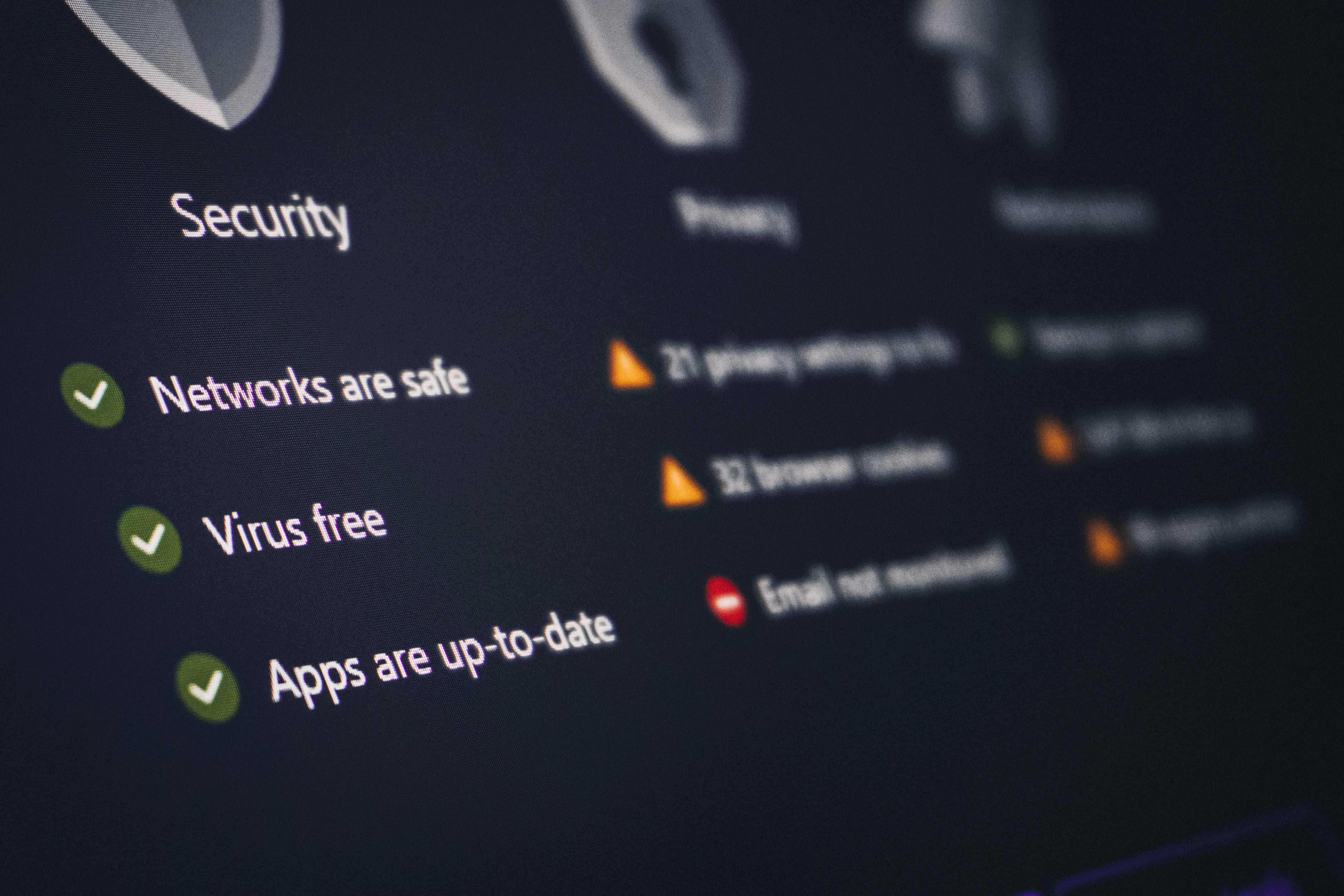IntraConnect: Cybersicherheitsmonitor 2026 – Warum gefühlte Sicherheit für Unternehmen zum Risiko werden kann
