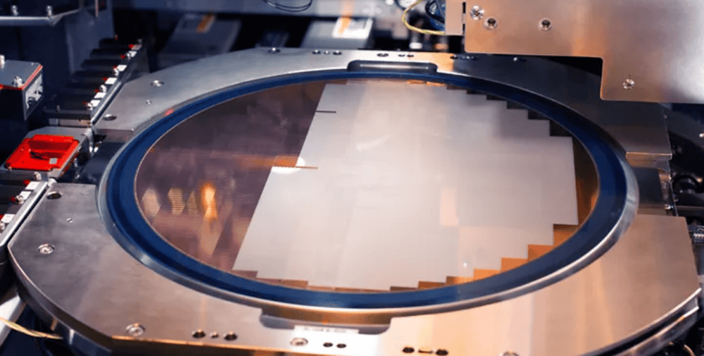 Intel Foundry und ASML: Zusammenarbeit, um die Branchenreife für EUV mit hoher numerischer Apertur (High NA) zu beschleunigen