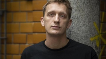 Felix Brummer (alias Kummer), Frontmann der Band Kraftklub. Foto: Fabian Sommer/Archiv