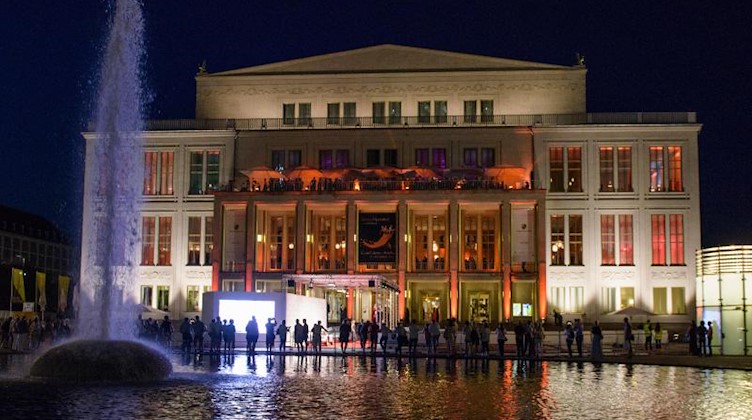 Ansicht der Oper während des Opernballs in Leipzig. Foto: arifoto UG/dpa-Zentralbild/dpa