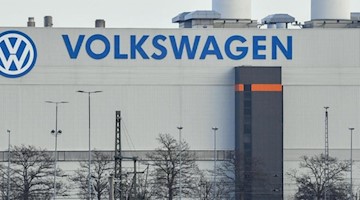 Blick auf das Werk von Volkswagen Sachsen in Zwickau. Foto: Hendrik Schmidt/zb/dpa/Archivbild