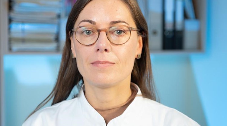 Gudrun Goßrau, Leiterin der Kopfschmerzambulanz im Universitätsklinikum Dresden. Foto: Sebastian Kahnert/dpa-Zentralbild/dpa