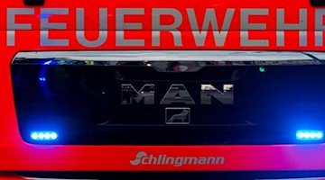 Ein Blick auf einen Einsatzwagen der Feuerwehr Oldenburg. Foto: Mohssen Assanimoghaddam/dpa/Archivbild