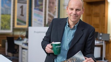 Ingo Goschütz von der Kreisentwicklungsgesellschaft Niederschlesische Oberlausitz (ENO) und Koordinator von der «Rückrufaktion ins Unbezahlbarland». Foto: Artjom Belan/Ingo Goschütz/dpa
